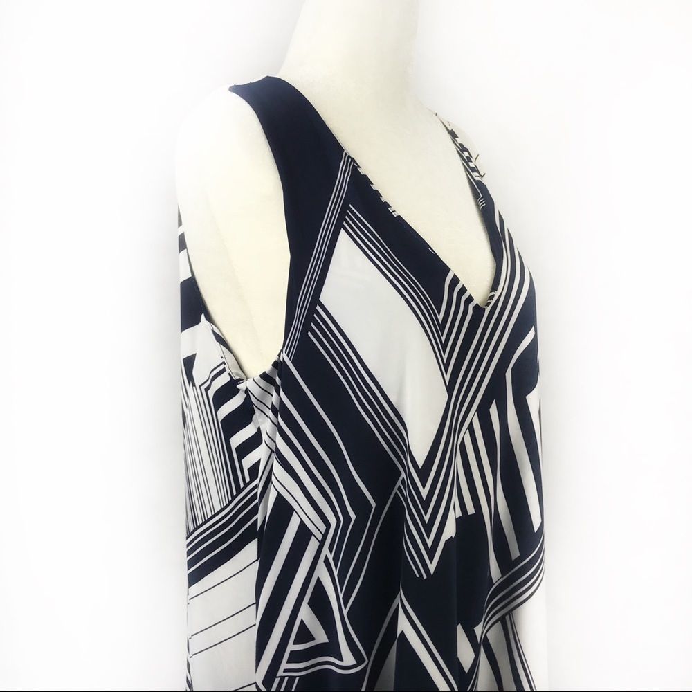Geometric print v-neck cage back Deep V neck -long - Picture 2 of 8